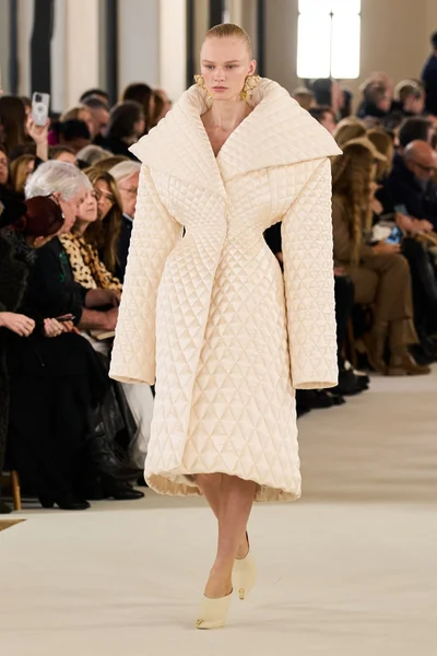 Look 3